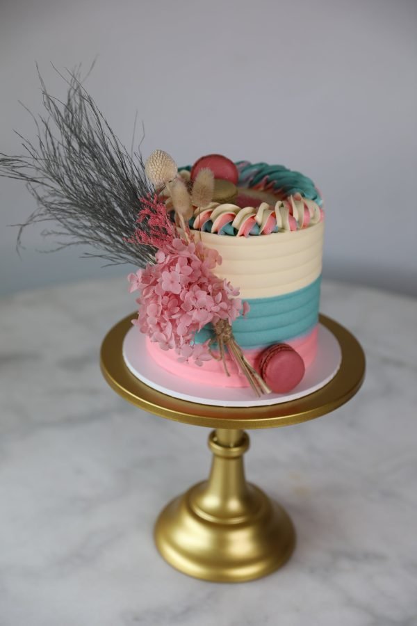 Dried Flower Theme Birthday Cake - Image 5