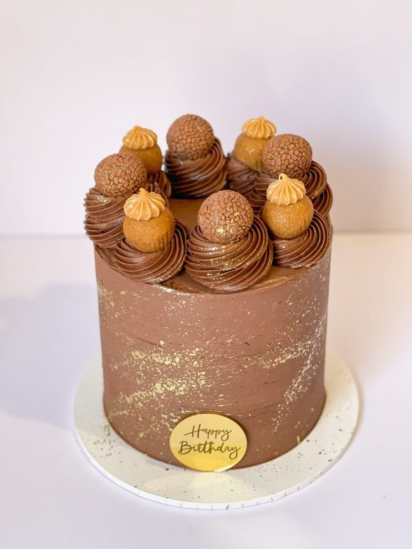 Golden Chocolate Indulgence Cake - Image 3